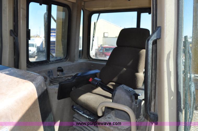 image for item A5885 1999 Caterpillar D7R XR dozer