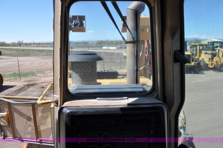 image for item A5885 1999 Caterpillar D7R XR dozer