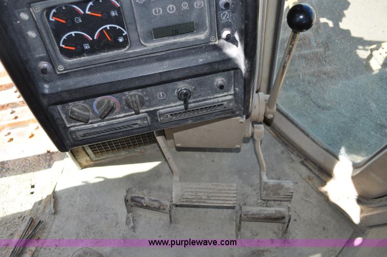 image for item A5885 1999 Caterpillar D7R XR dozer