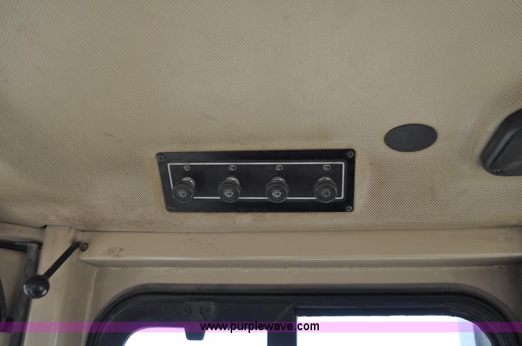 image for item A5885 1999 Caterpillar D7R XR dozer