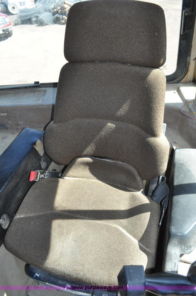 image for item A5885 1999 Caterpillar D7R XR dozer