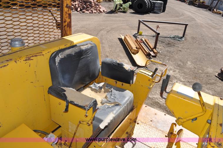 image for item A5886 1964 Caterpillar D7E dozer