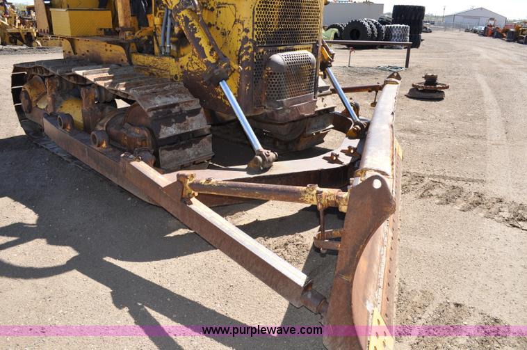 image for item A5886 1964 Caterpillar D7E dozer