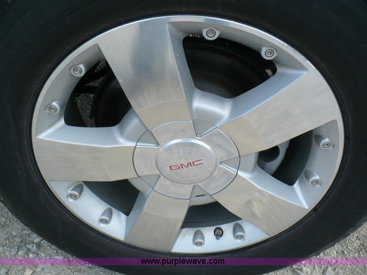 image for item B6324 2008 GMC Acadia SLT SUV