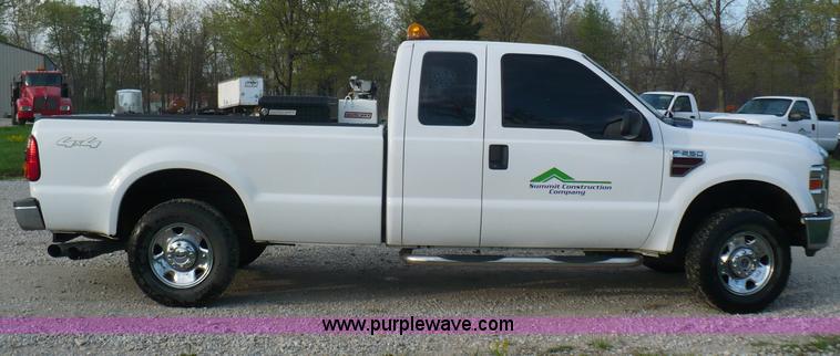 image for item B6325 2008 Ford F250 XLT Super Duty SuperCab pickup truck
