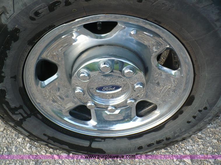 image for item B6325 2008 Ford F250 XLT Super Duty SuperCab pickup truck