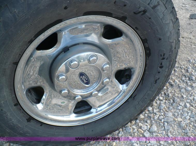 image for item B6325 2008 Ford F250 XLT Super Duty SuperCab pickup truck