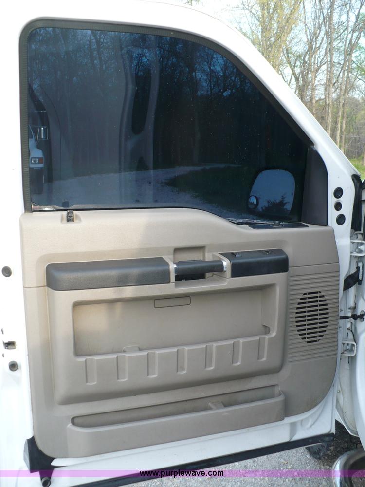 image for item B6325 2008 Ford F250 XLT Super Duty SuperCab pickup truck