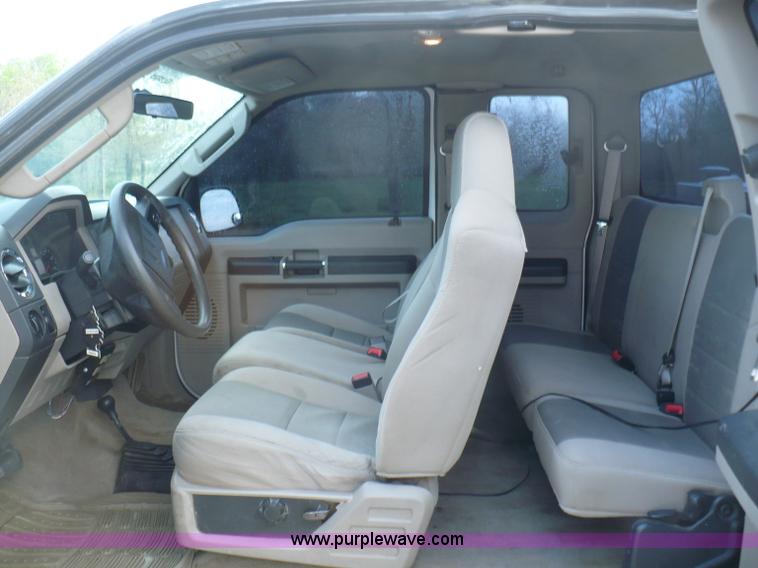 image for item B6325 2008 Ford F250 XLT Super Duty SuperCab pickup truck