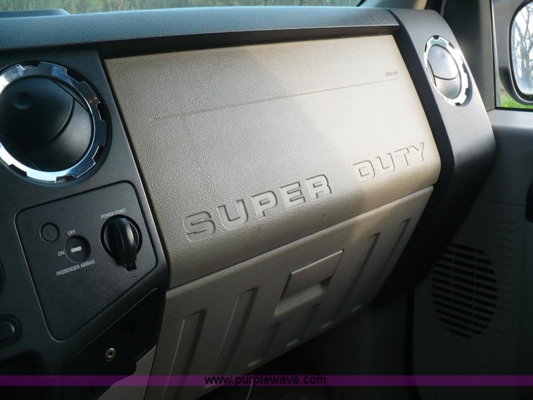 image for item B6325 2008 Ford F250 XLT Super Duty SuperCab pickup truck