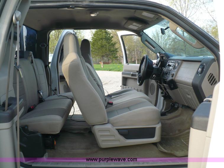 image for item B6325 2008 Ford F250 XLT Super Duty SuperCab pickup truck