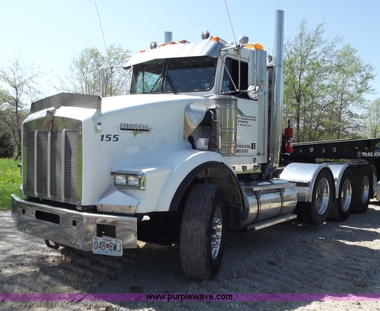 image for item B6326 1999 Kenworth T800 triple axle semi truck
