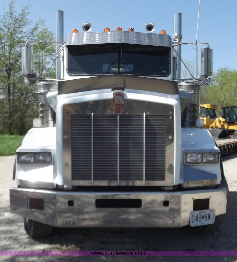 image for item B6326 1999 Kenworth T800 triple axle semi truck