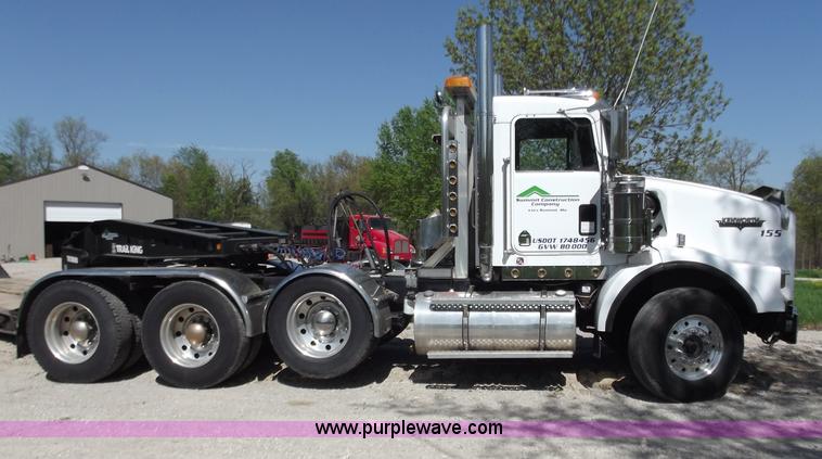 image for item B6326 1999 Kenworth T800 triple axle semi truck