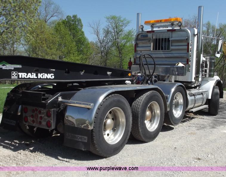 image for item B6326 1999 Kenworth T800 triple axle semi truck