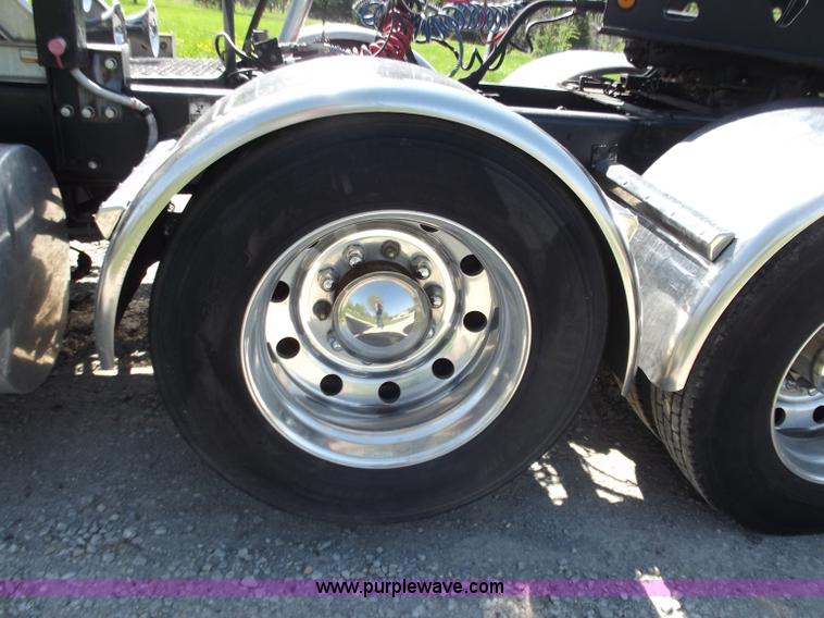 image for item B6326 1999 Kenworth T800 triple axle semi truck