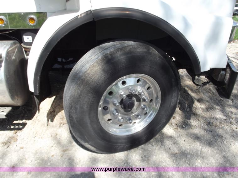 image for item B6326 1999 Kenworth T800 triple axle semi truck