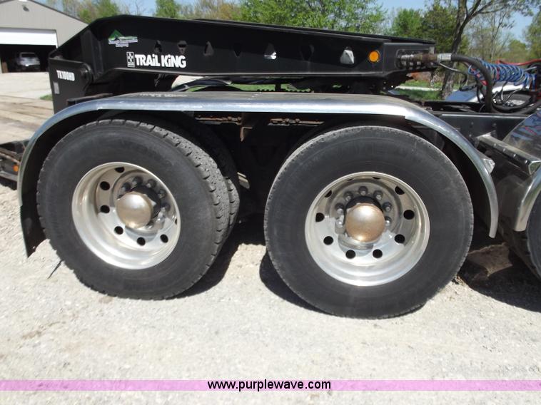 image for item B6326 1999 Kenworth T800 triple axle semi truck