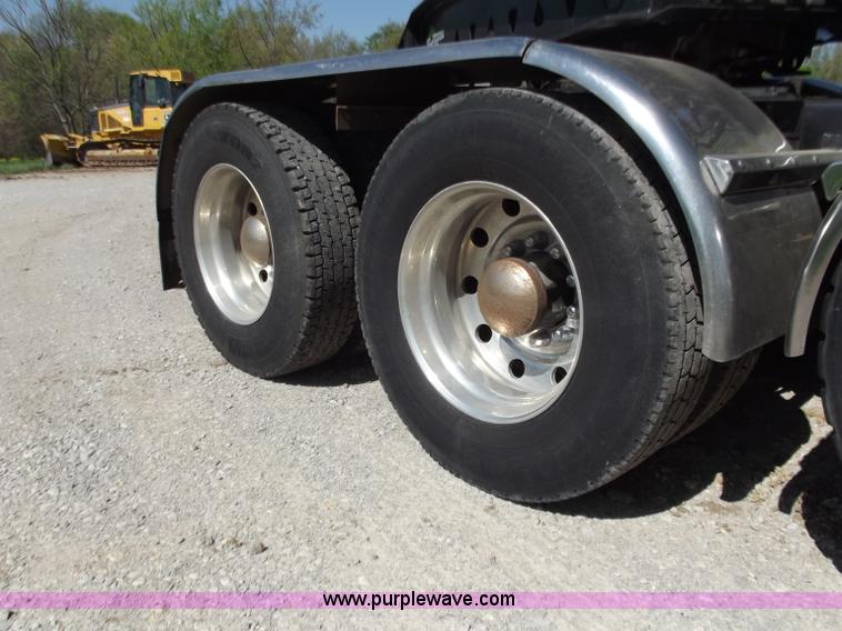 image for item B6326 1999 Kenworth T800 triple axle semi truck