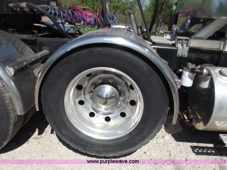 image for item B6326 1999 Kenworth T800 triple axle semi truck