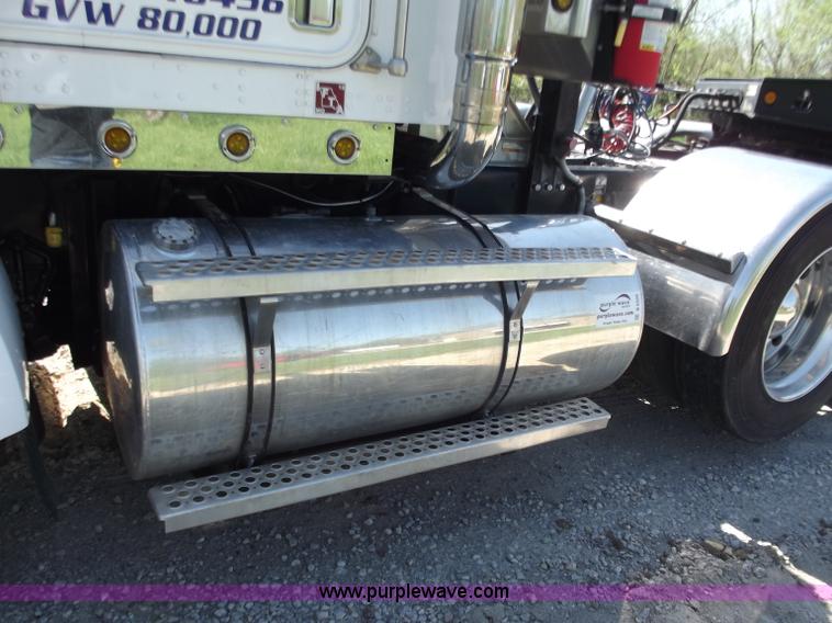 image for item B6326 1999 Kenworth T800 triple axle semi truck