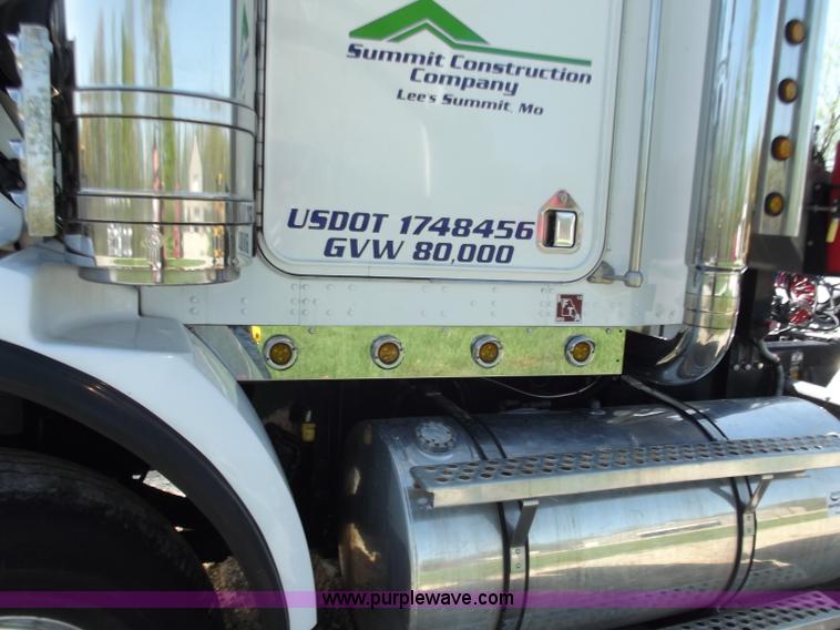 image for item B6326 1999 Kenworth T800 triple axle semi truck