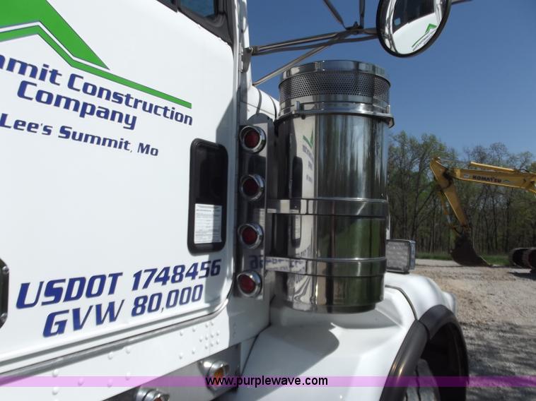 image for item B6326 1999 Kenworth T800 triple axle semi truck