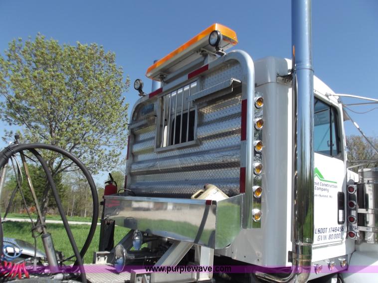 image for item B6326 1999 Kenworth T800 triple axle semi truck