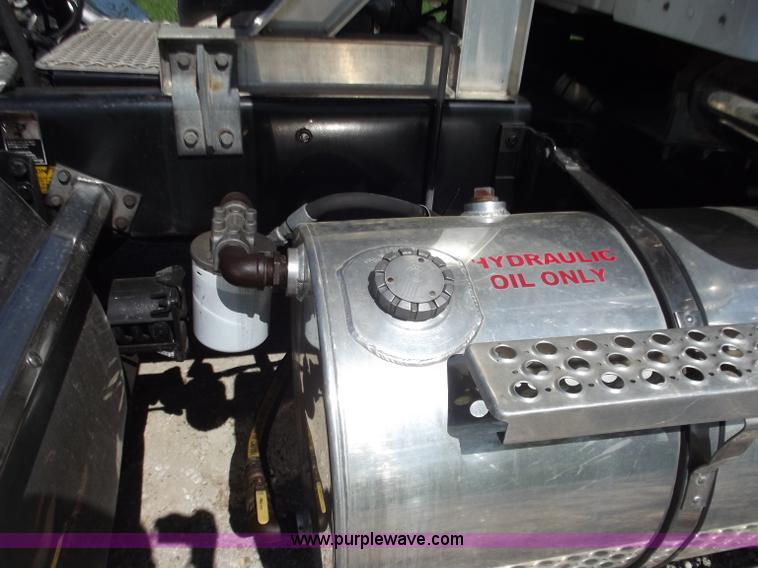 image for item B6326 1999 Kenworth T800 triple axle semi truck