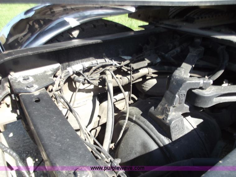 image for item B6326 1999 Kenworth T800 triple axle semi truck