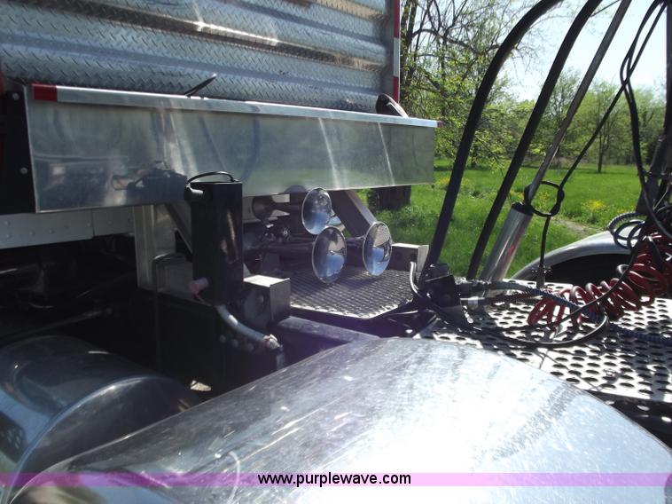 image for item B6326 1999 Kenworth T800 triple axle semi truck