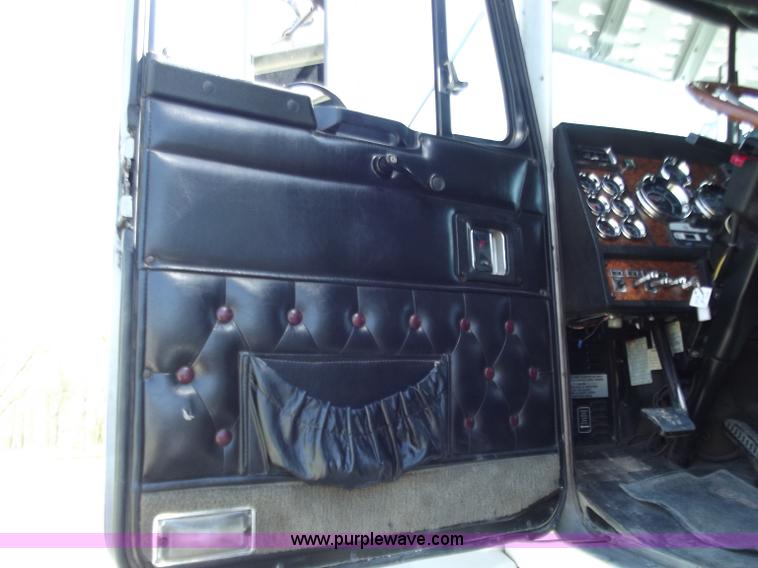 image for item B6326 1999 Kenworth T800 triple axle semi truck