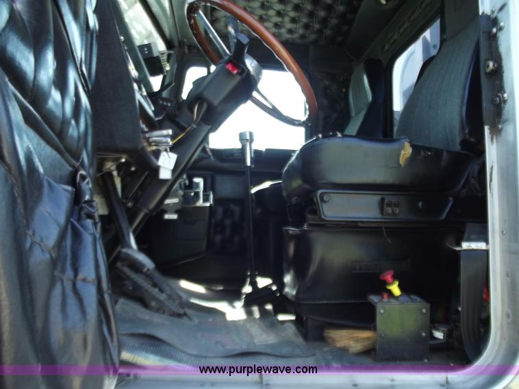 image for item B6326 1999 Kenworth T800 triple axle semi truck