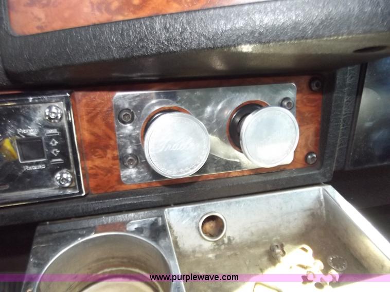 image for item B6326 1999 Kenworth T800 triple axle semi truck