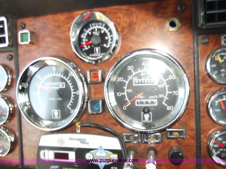 image for item B6326 1999 Kenworth T800 triple axle semi truck