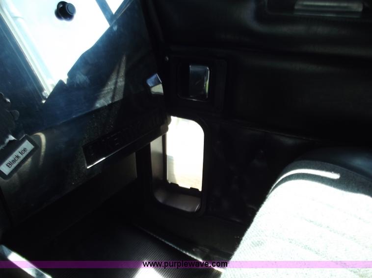 image for item B6326 1999 Kenworth T800 triple axle semi truck