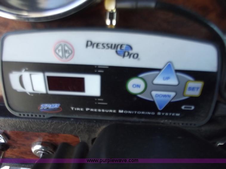 image for item B6326 1999 Kenworth T800 triple axle semi truck