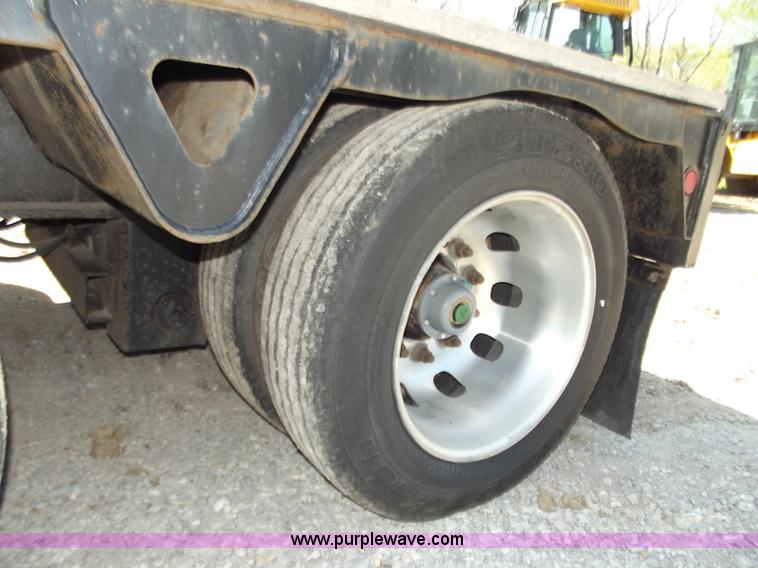 image for item B6327 1999 Trail King 50 ton lowboy trailer