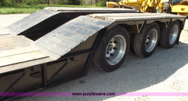 image for item B6327 1999 Trail King 50 ton lowboy trailer