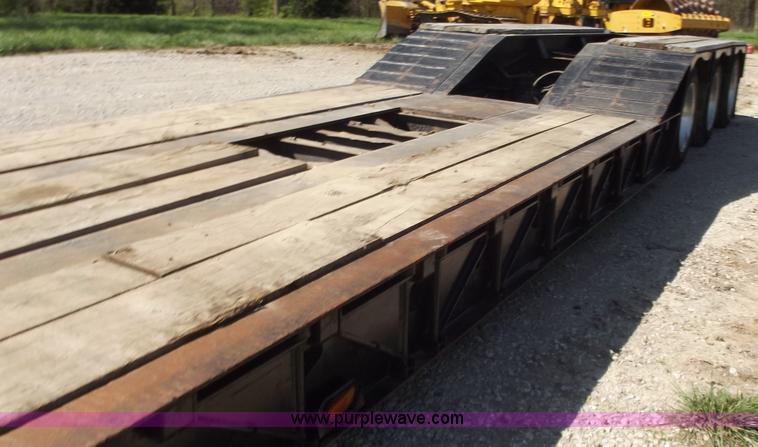 image for item B6327 1999 Trail King 50 ton lowboy trailer