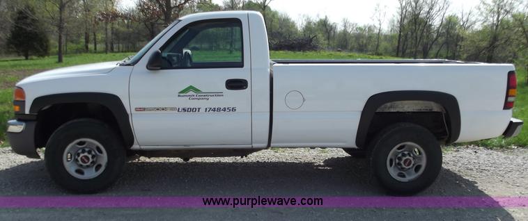 image for item B6328 2007 GMC 2500HD pickup truck