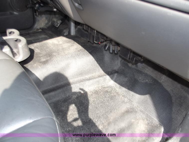 image for item B6328 2007 GMC 2500HD pickup truck