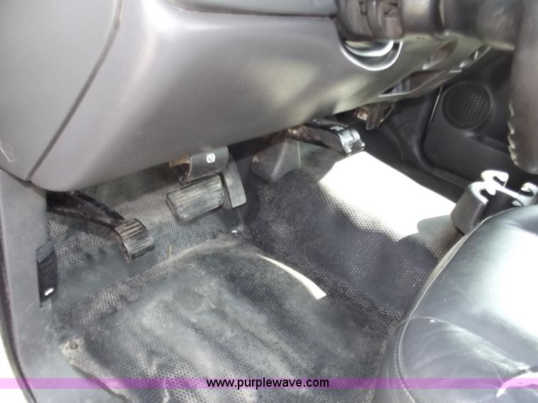 image for item B6328 2007 GMC 2500HD pickup truck