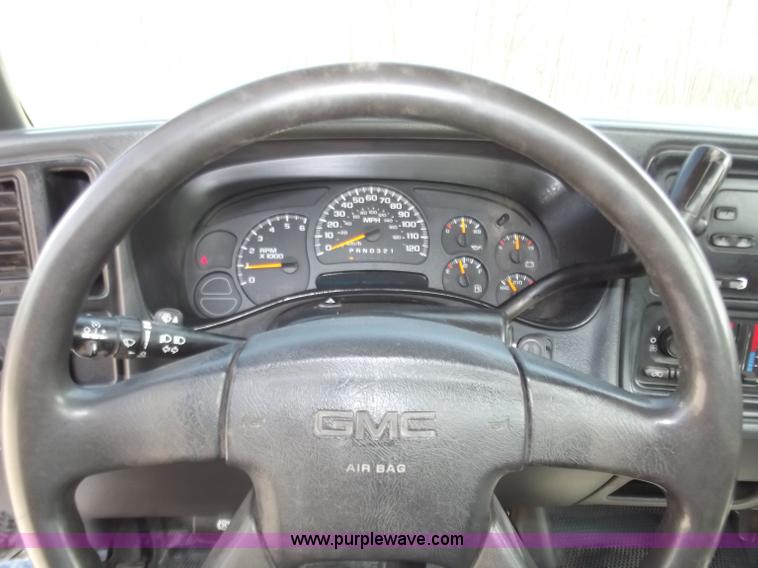image for item B6328 2007 GMC 2500HD pickup truck