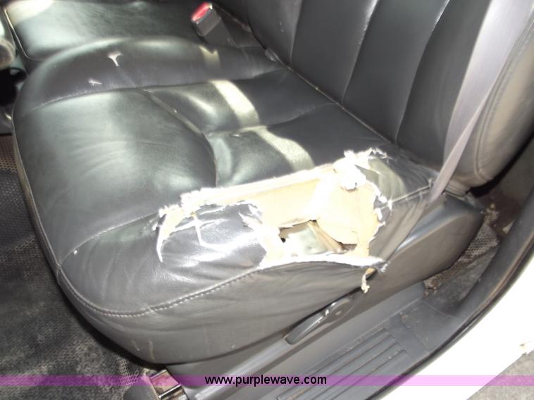 image for item B6328 2007 GMC 2500HD pickup truck