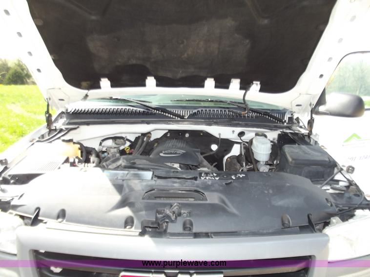 image for item B6328 2007 GMC 2500HD pickup truck