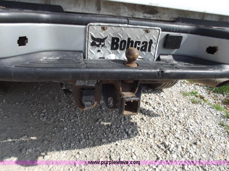 image for item B6328 2007 GMC 2500HD pickup truck