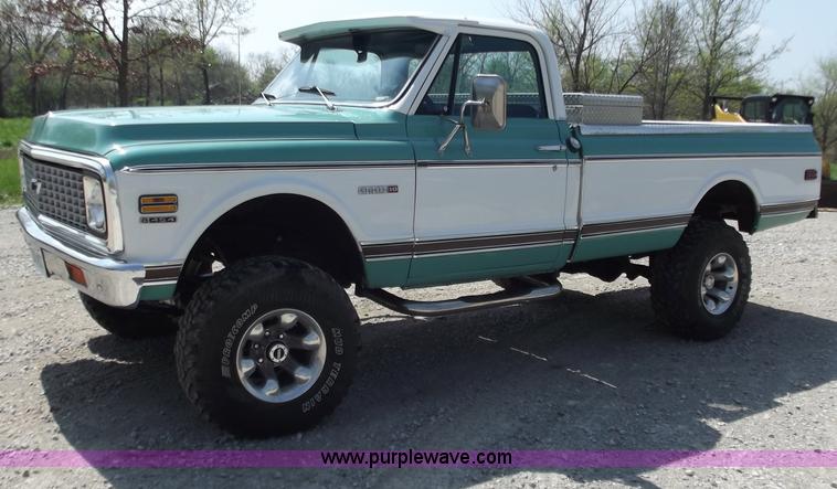 image for item B6329 1970 Chevrolet Cheyenne 10 pickup truck