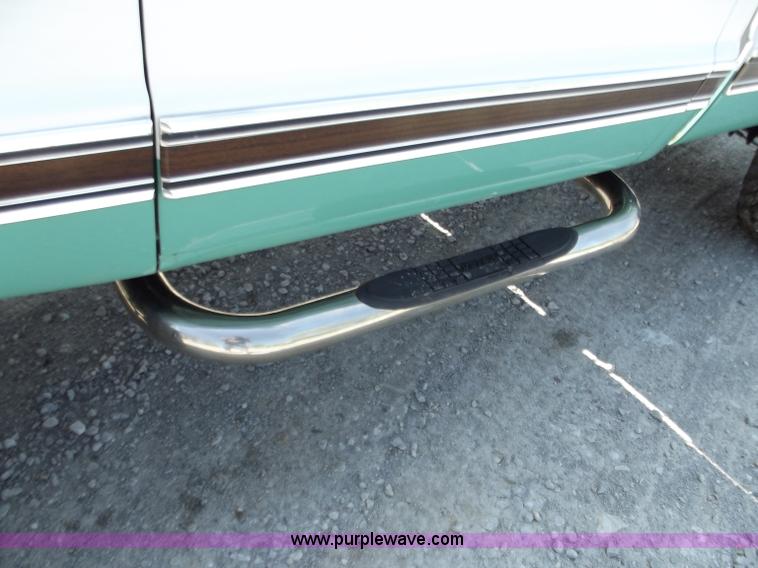 image for item B6329 1970 Chevrolet Cheyenne 10 pickup truck