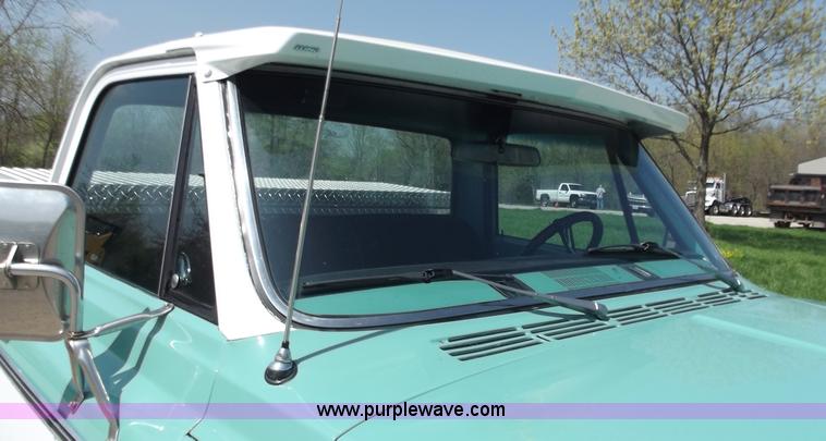 image for item B6329 1970 Chevrolet Cheyenne 10 pickup truck